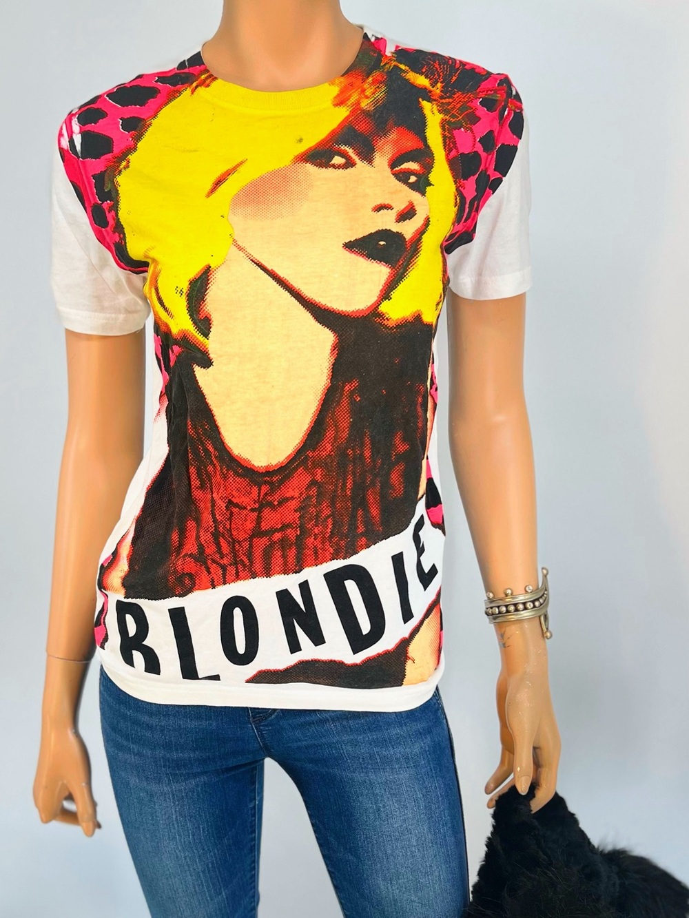 Rare Y2K Blondie Pop art graphic tee. Front and back graphic size S NWOT